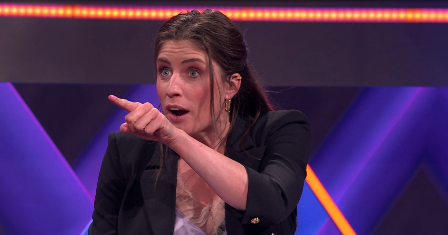 Marieke Elsinga herkent ex-vriendje tijdens I Can See Your Voice